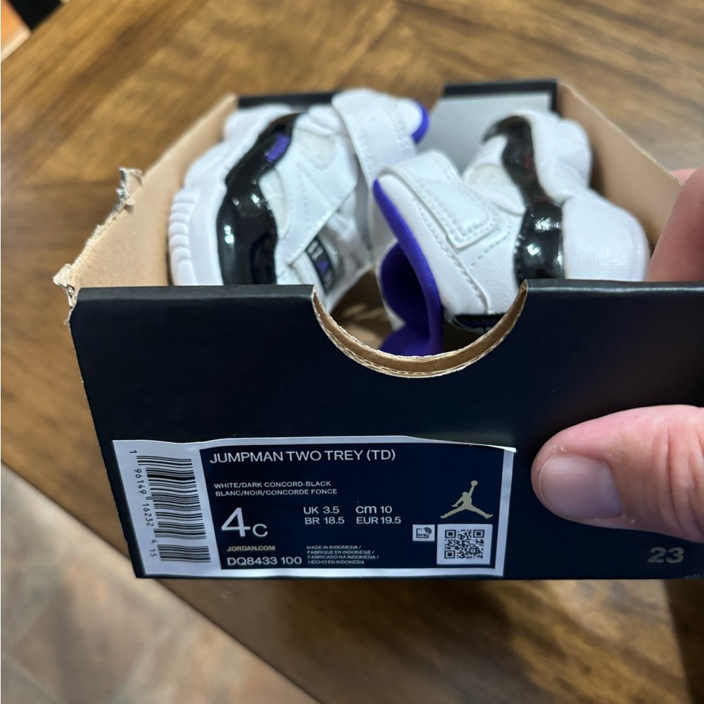Jordan Shoes - Picture 4 of 6